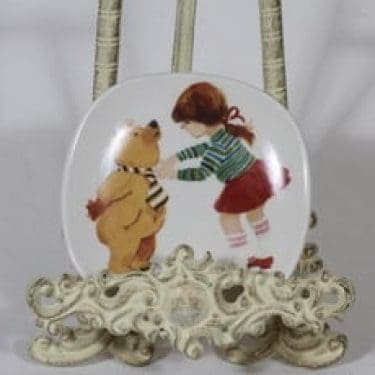 Arabia koristelautanen, suunnittelija Hannu Taina, pieni, serikuva