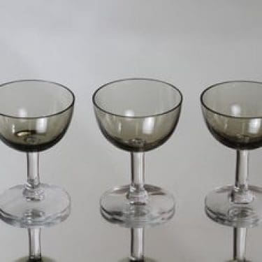 Nuutajärvi 1125 lasit, 8 cl, 3 kpl, suunnittelija Saara Hopea, 8 cl