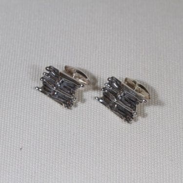 Turun hopea Kaarna kalvosinnapit, hopea, 2 kpl, suunnittelija Pentti Sarpaneva, hopea