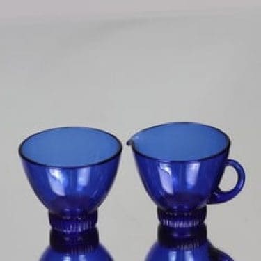 Kumela sokerikko ja kermakko, sininen, suunnittelija ,