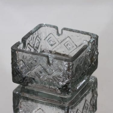 Riihimäen lasi 5634 tuhka-astia, kirkas, suunnittelija Tamara Aladin,