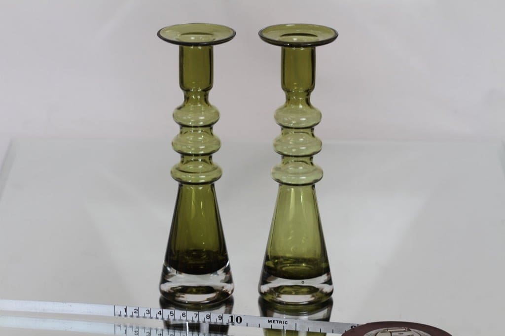 Riihimäen lasi Pagoda kynttilänjalat, oliivinvihreä, 2 kpl, suunnittelija Nanny Still, pieni kuva 2