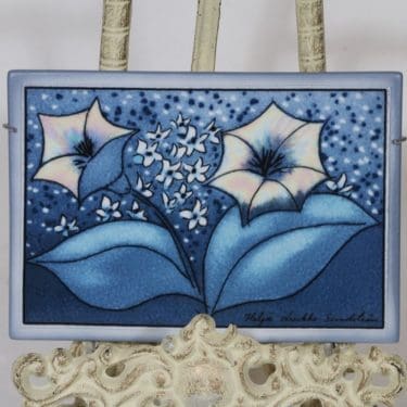 Arabia koristelaatta, Onnelliset, suunnittelija Heljä Liukko-Sundström, Onnelliset, pieni, serikuva