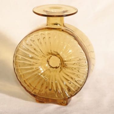 Riihimäen lasi Aurinkopullo koristepullo, ambra, suunnittelija Helena Tynell, sävy XIV