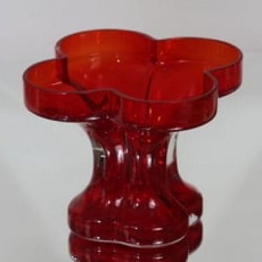 Riihimäen lasi Onnenlehti maljakko, punainen, suunnittelija Helena Tynell,