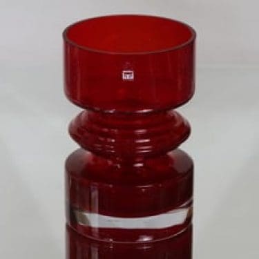 Riihimäen lasi Tiimalasi maljakko, rubiininpunainen, suunnittelija Nanny Still,