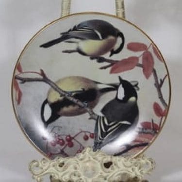 Arabia koristelautanen, Talitiaisia pihlajassa, suunnittelija von Wright, Talitiaisia pihlajassa, serikuva, lintuaihe