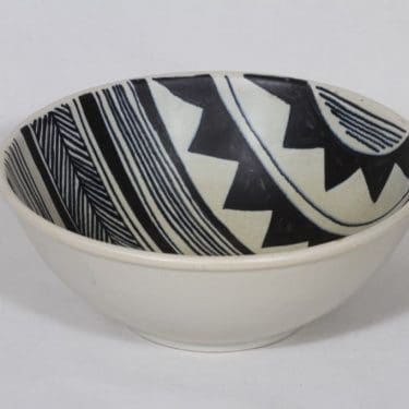 Kupittaan savi kulho, käsinmaalattu, suunnittelija Kerttu Saastamoinen, käsinmaalattu, signeerattu, funktionalismi