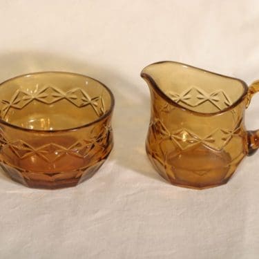 Karhula 8711 sokerikko ja kermakko, ruskea, suunnittelija ,