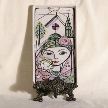 Kupittaan savi seinälaatta, käsinmaalattu, suunnittelija Laila Zink, käsinmaalattu