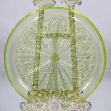 Riihimäen lasi Riikinkukko tarjoilulautanen, keltainen, suunnittelija Nanny Still,