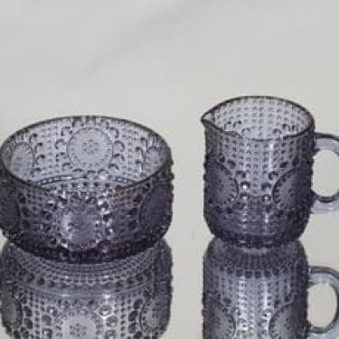 Riihimäen lasi Grapponia sokerikko ja kermakko, neodymi, suunnittelija Nanny Still,