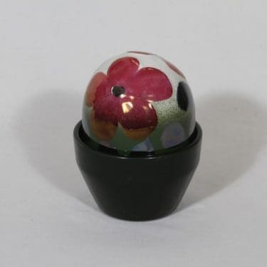 Arabia koriste-esine, Ikikukka, suunnittelija Heljä Liukko-Sundström, Ikikukka, käsinmaalattu