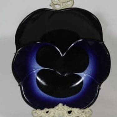 Arabia Viola koristelautanen, sininen, suunnittelija Birger Kaipiainen, suuri