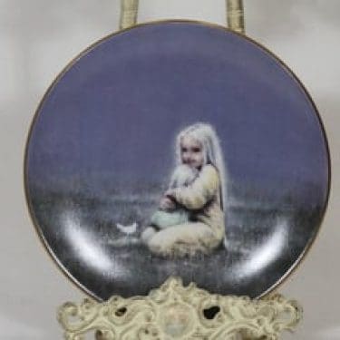 Arabia Sadun totuus koristelautanen, suunnittelija Sussi Anna Åberg, serikuva