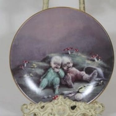 Arabia Sadun totuus koristelautanen, suunnittelija Sussi Anna Åberg, serikuva