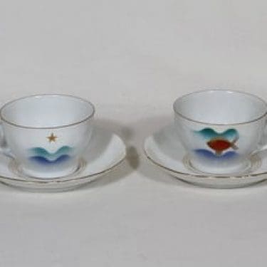 Arabia kahvikupit, 2 kpl, suunnittelija , puhalluskoriste/ siirtokuva, art deco