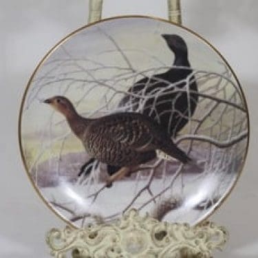 Arabia koristelautanen, Teeripari lumisella oksalla, suunnittelija von Wright, Teeripari lumisella oksalla, serikuva