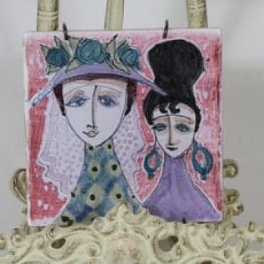 Arabia koristelaatta, käsinmaalattu, suunnittelija Hilkka-Liisa Ahola, käsinmaalattu, pieni, signeerattu, uniikki