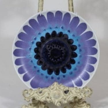 Arabia AR lautanen, käsinmaalattu, suunnittelija Hilkka-Liisa Ahola, käsinmaalattu, pieni, signeerattu