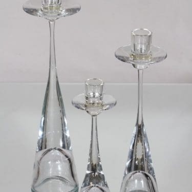 Nuutajärvi Aurora kynttilänjalat, eri kokoja, 3 kpl, suunnittelija Heikki Orvola, eri kokoja