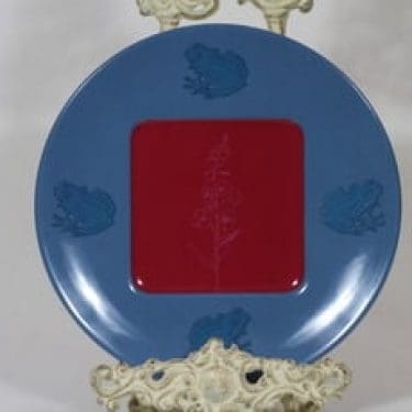 Arabia Flora&Fauna vuosilautanen, Kyyhkysen näkö ja sammakon kuulo, suunnittelija Eeva Sivula|Pekka Toivonen, Kyyhkysen näkö ja sammakon kuulo, 2008, serikuva