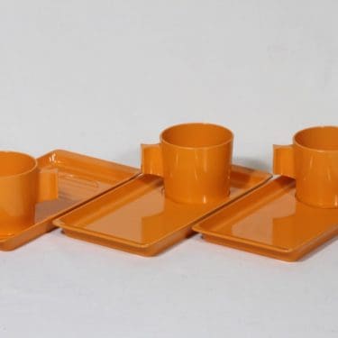 Fiskars kupit ja erikoislautaset, 18 cl, 3 kpl, suunnittelija Olof Bäckström, 18 cl, retro