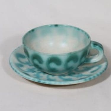 Kupittaan savi 347 teekuppi, käsinmaalattu, suunnittelija Helmi Suova, käsinmaalattu, kobolttiväri, signeerattu