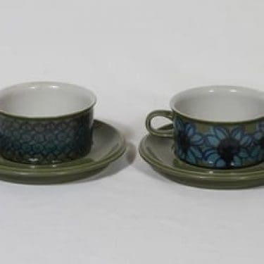 Arabia Sarja II/RU 4 teekupit, käsinmaalattu, 2 kpl, suunnittelija Hilkka-Liisa Ahola, käsinmaalattu, signeerattu, retro