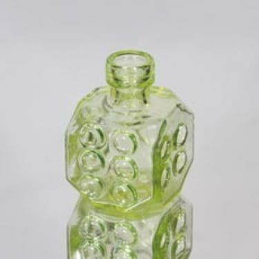 Riihimäen lasi Arpa on heitetty koristepullo, keltainen, suunnittelija Erkkitapio Siiroinen, pieni