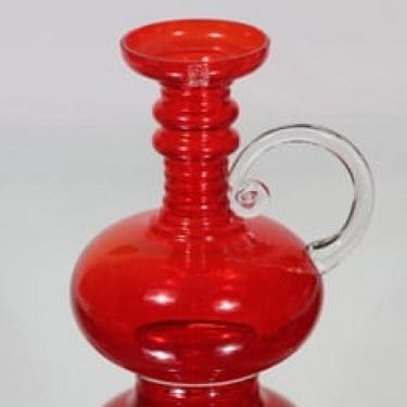 Riihimäen lasi Kleopatra maljakko, punainen, suunnittelija Tamara Aladin,