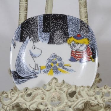 Arabia Muumi koristelautanen, Taikatalvi, suunnittelija Tove Slotte, Taikatalvi, pieni, serikuva