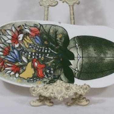 Arabia seinälaatta, Elämän rikkaus, suunnittelija Heljä Liukko-Sundström, Elämän rikkaus, serikuva, signeerattu, kukkaaihe