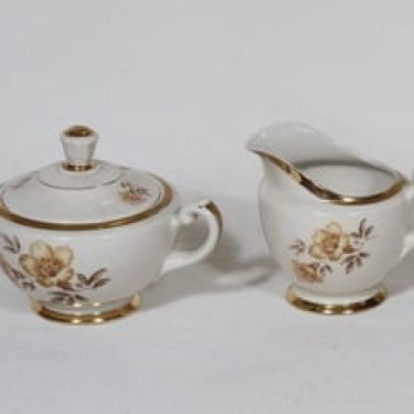 Arabia Myrna sokerikko ja kermakko, 1 l, suunnittelija Olga Osol, 1 l, siirtokuva, kukka-aihe