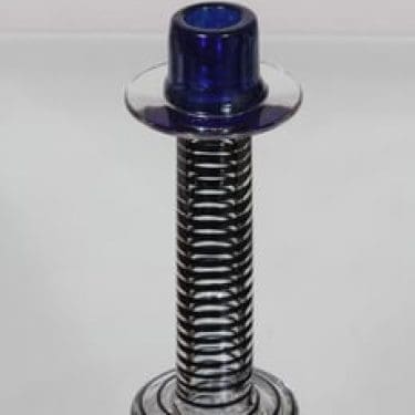 Nuutajärvi Pro Arte Primo kynttilänjalka, signeerattu, suunnittelija Oiva Toikka, signeerattu, filigraani