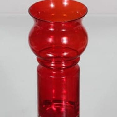 Riihimäen lasi Tulppaani maljakko, rubiininpunainen, suunnittelija Tamara Aladin,