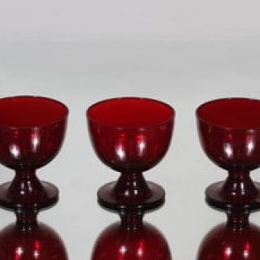Nuutajärvi Bistro lasit, rubiininpunainen, 3 kpl, suunnittelija Saara Hopea,