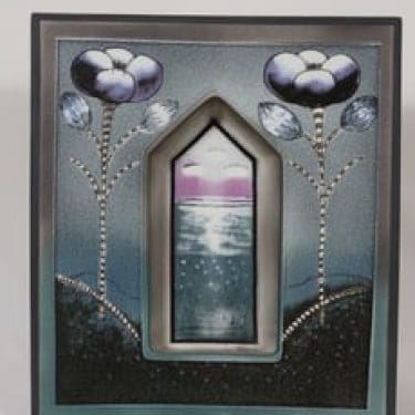 Arabia seinälampetti, Juhannusyö, suunnittelija Heljä Liukko-Sundström, Juhannusyö, suuri, käsinmaalattu, signeerattu