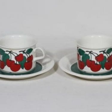 Arabia Kirsikka teekupit, punainen, 2 kpl, suunnittelija Inkeri Seppälä, serikuva