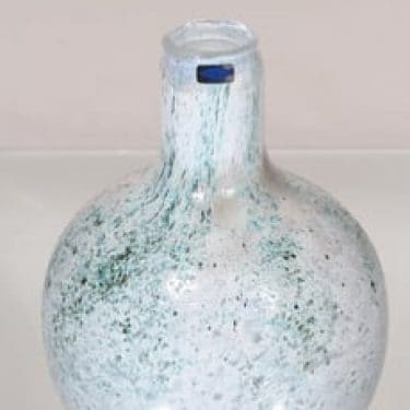 Nuutajärvi Tunturissa koristepullo, Rospuutto, suunnittelija Oiva Toikka, Rospuutto, suuri, signeerattu