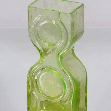 Riihimäen lasi Kaappikello maljakko, keltainen, suunnittelija Helena Tynell,