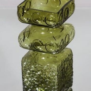 Riihimäen lasi Kehrä maljakko, oliivinvihreä, suunnittelija Tamara Aladin,