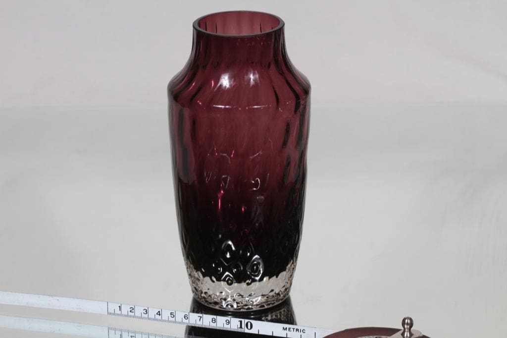 Riihimäen lasi 1433 maljakko, lila, suunnittelija Tamara Aladin, kuva 2