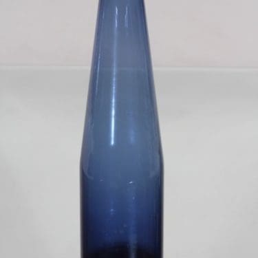 Iittala i-403 karahvi, sininen, suunnittelija Timo Sarpaneva,