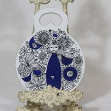 Arabia Pastoraali talouslevy, suunnittelija Esteri Tomula, serikuva, satuaihe