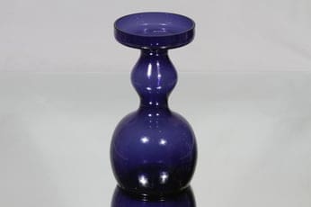 Nuutajärvi OT 1483 maljakko, sinipunainen, suunnittelija Oiva Toikka,