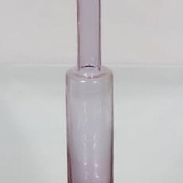 Riihimäen lasi Koristepullo koristepullo, vaaleanpunainen, suunnittelija Nanny Still,