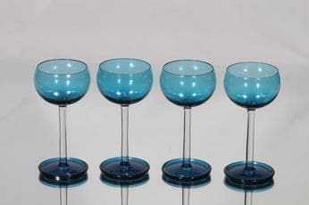 Riihimäen lasi Harlekiini väkeväviinilasit, 10 cl, 4 kpl, suunnittelija Nanny Still, 10 cl