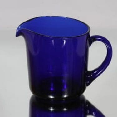 Nuutajärvi 5601 kaadin, sininen, suunnittelija Kaj Franck,