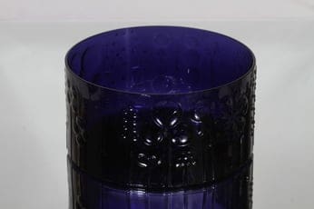 Nuutajärvi Flora kulho, lila, suunnittelija Oiva Toikka,